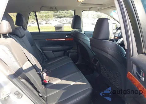 2011 Subaru Outback 3.6R Limited z USA, uszkodzony, nr VIN 4S4BRDKC8B2382195